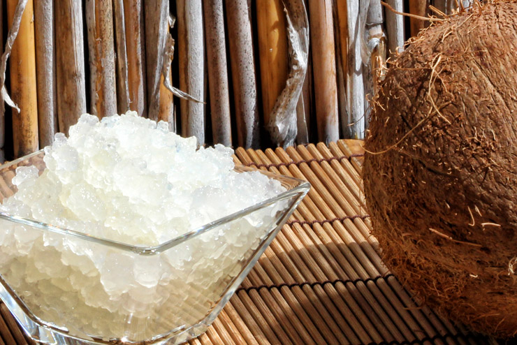 Coconutwater Kefir – the selfmade wellness drink without additional sugar but with all those valuable ingredients of coconut water but also probiotic lactic acid bacteria and yeasts of kefir! A sweet-and sour tasty recipe kefir variation. Try it at home.