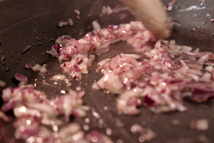 Kefir tomato spread - a homemade spread for bread - roasting onions