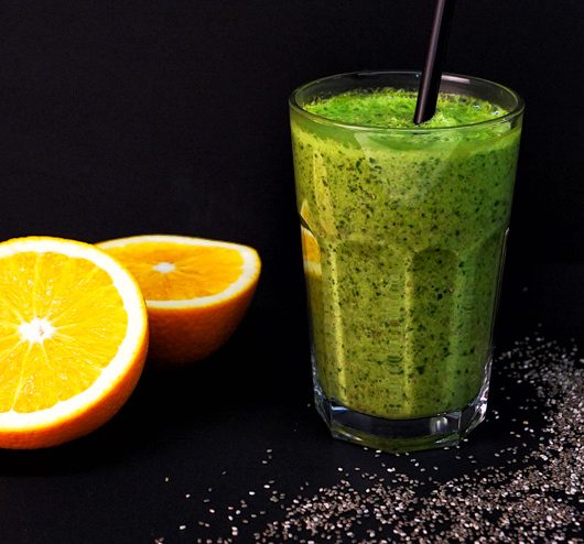 Kefir-Spinat-Drink mit Chiasamen – die große Kraft der kleinen Körner - Der Drink