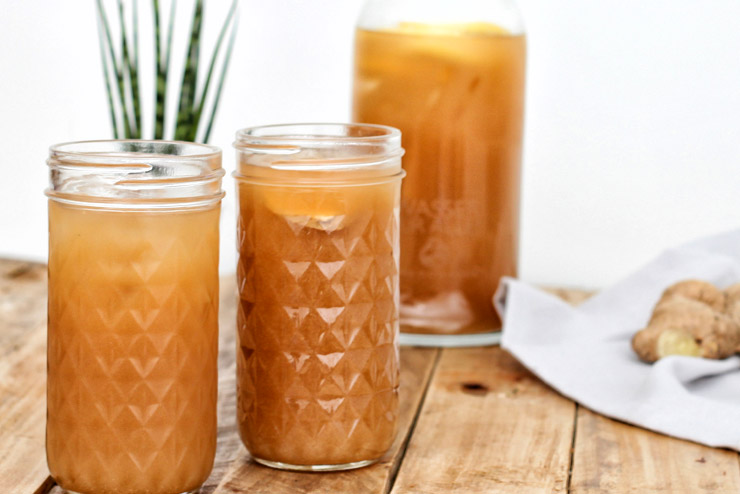 Ginger kombucha drink - Kombucha with ginger and lemon - The spicy friend on ice