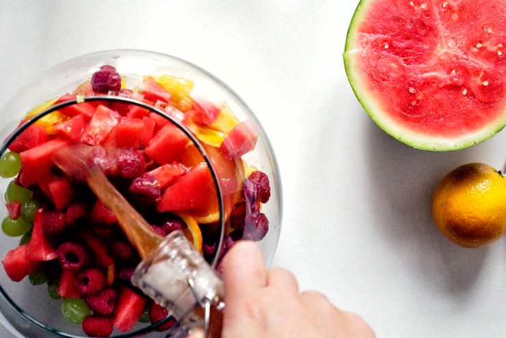 Sparkling kombucha punch with melon, berries and pineapple - a burner for every party - the kombucha