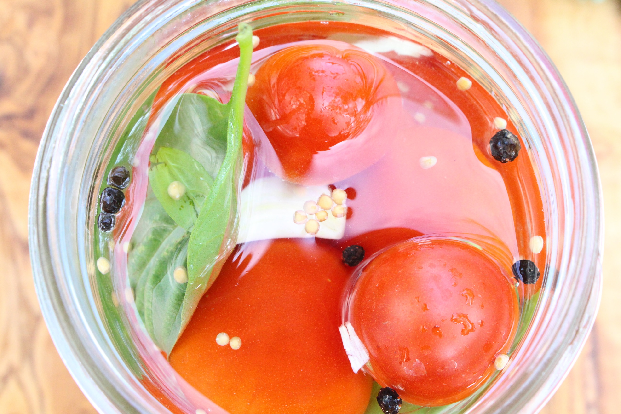 Fermented tomatoes – an easy fermentation instruction - tomato fermentation