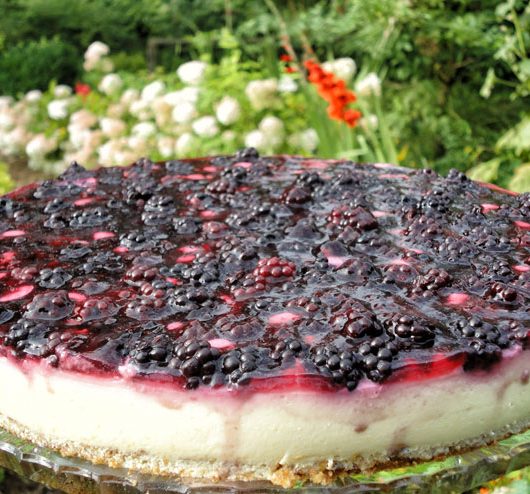 Milk kefir blackberry cake - a creamy and fruity cake dream - main picture