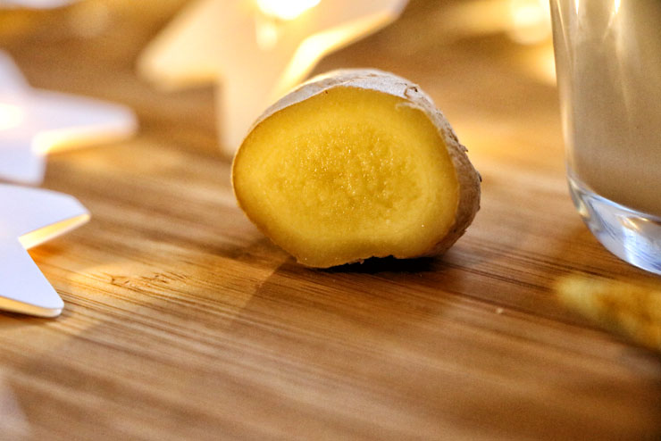 Turmeric latte with milk kefir – the golden milk for cold days - ginger