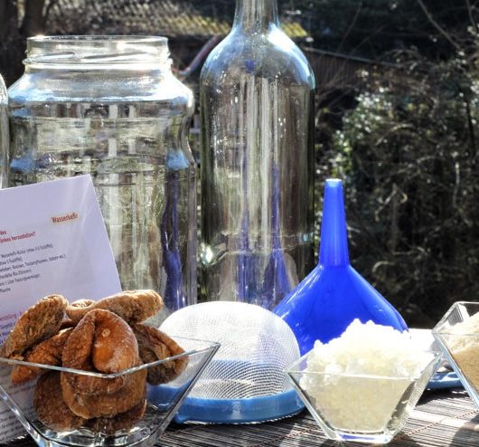 Welches Zubehör brauche ich um Wasserkefir selbst herzustellen?